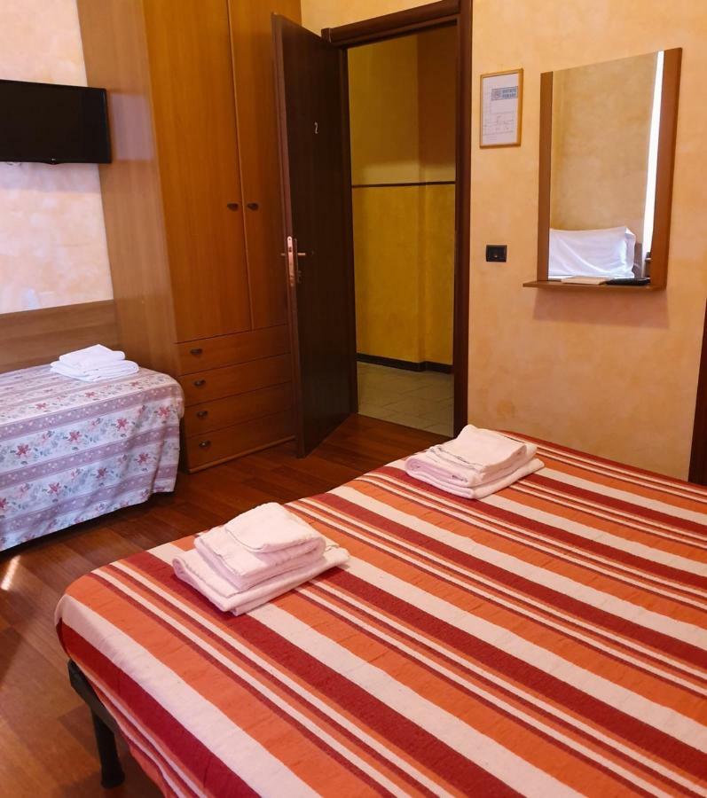 Albergo Leon d'Oro Castel San Giovanni  Exterior foto
